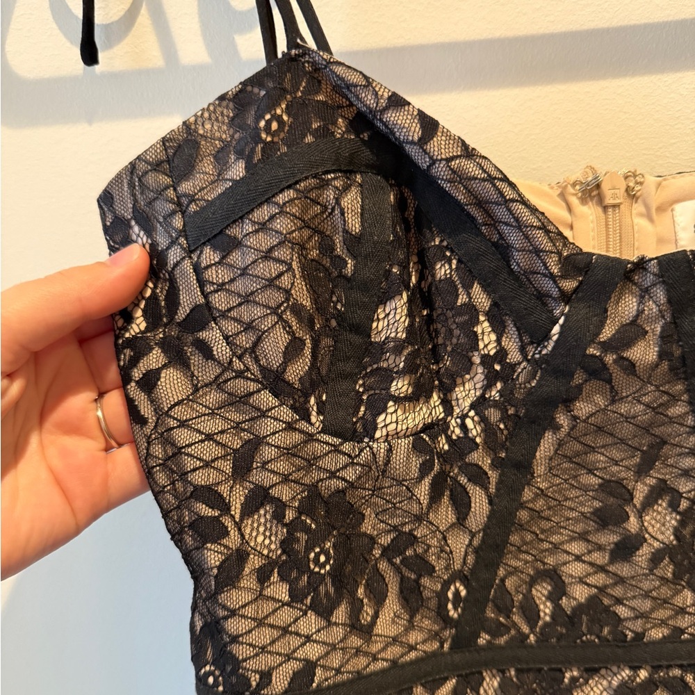 Superdown Tie Strap Lace Bustier Mini Dress size X-Small - Picture 2 of 8